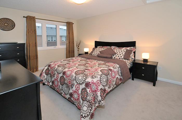 8_masterbedroom1_700