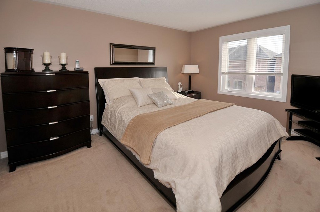 09_masterbedroom_1200