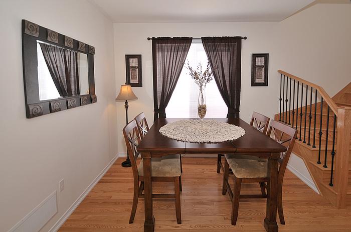 6_diningroom_700
